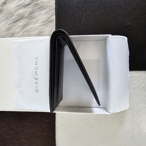 NWT! Authentic Givenchy Leather Wallet - Picture 8 of 8